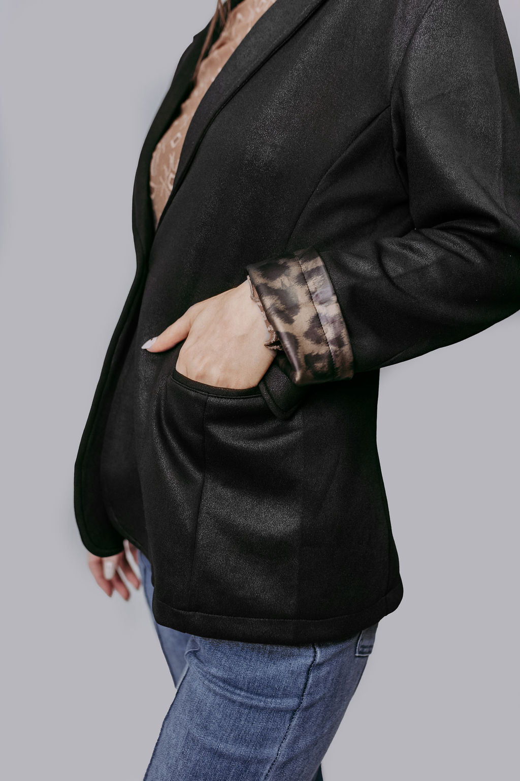 MK722 Faux Leather Blazer