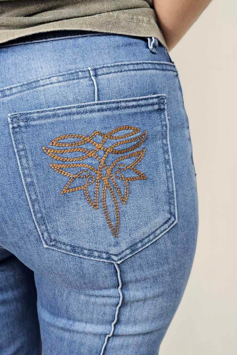 MK624 Raw Hem Straight Leg Jeans