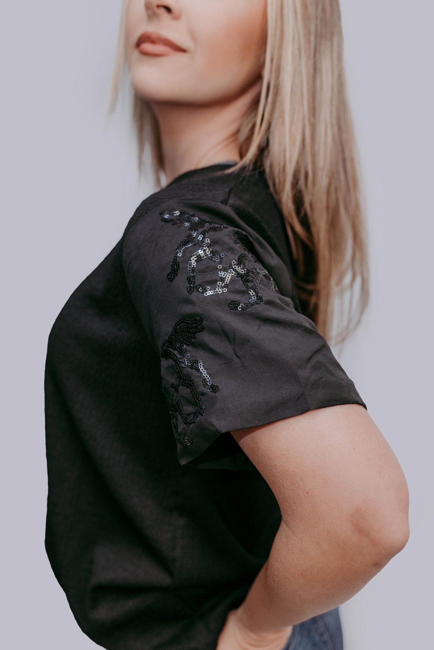 MK443 Sequins Horse Sleeve Blouse