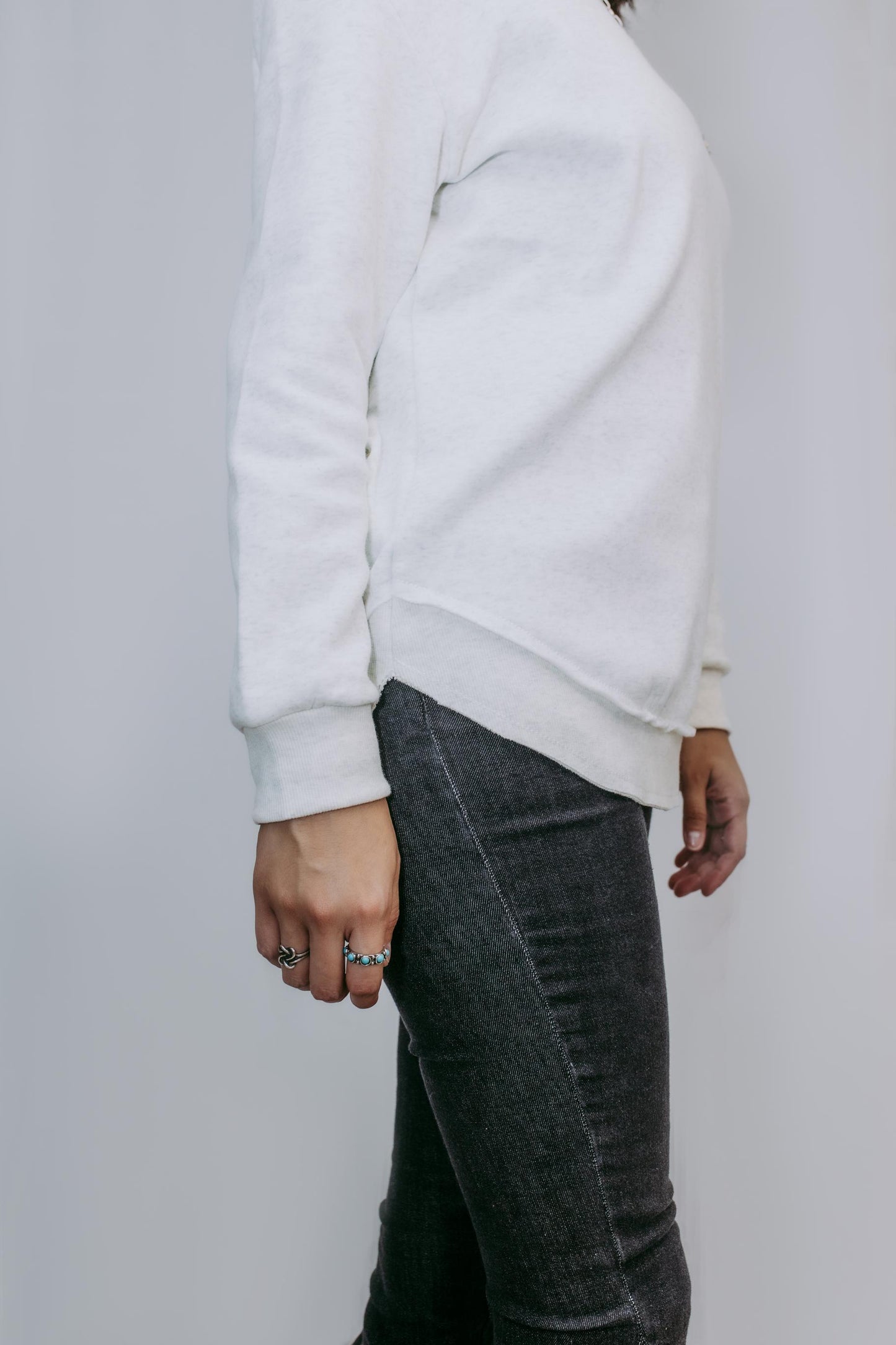 MK159 Basic Acid Washed Sweatshirt - Heather Grey