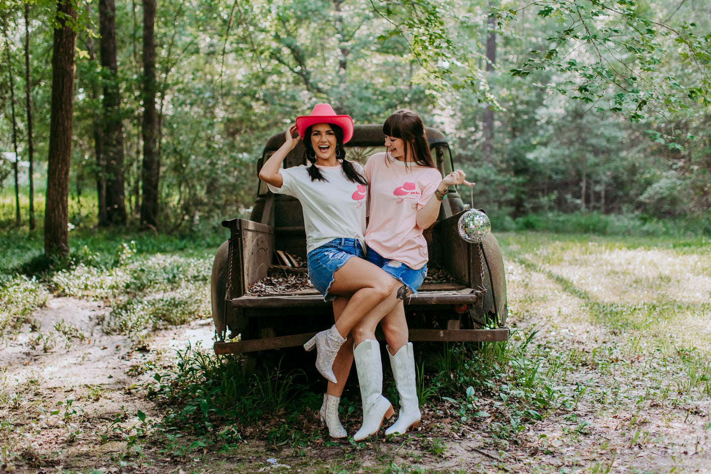 MK333 cowgirl hat Embroidery Tee - Pink